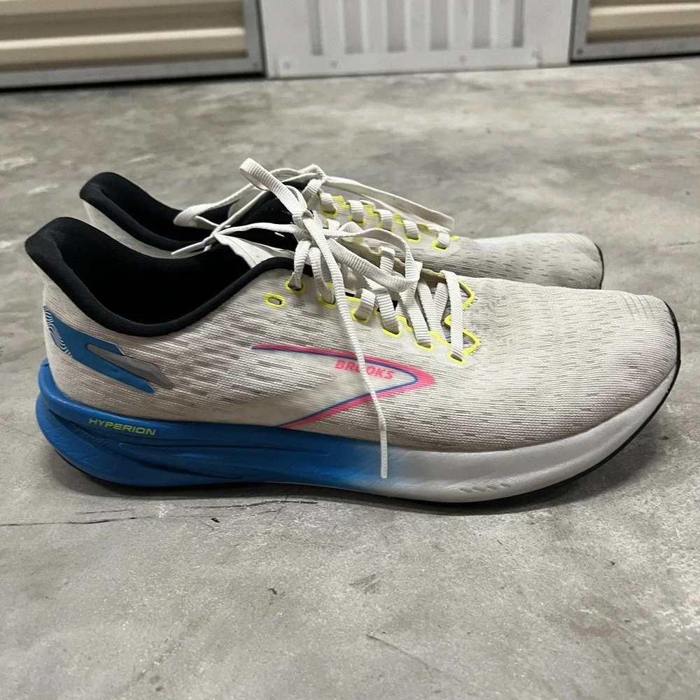 Brooks Hyperion White Pink Blue 1104071D120 Men's Size 10